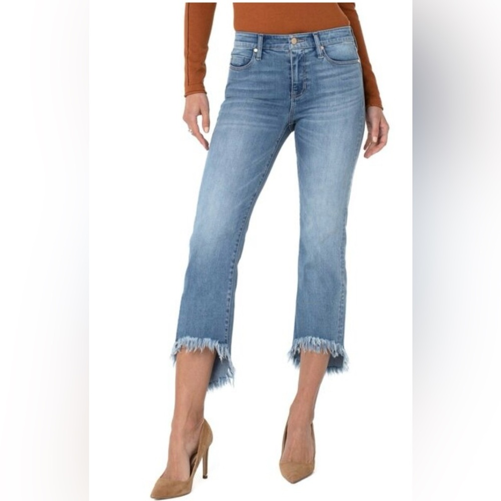 NWOT Women’s Liverpool Los Angeles Crop Flare Hi-Low Fray Hem Jeans - Size 2/26